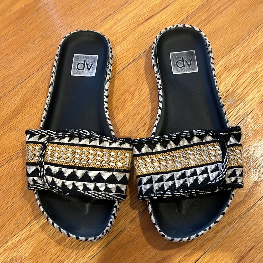 Sandals - Picture 6 of 7